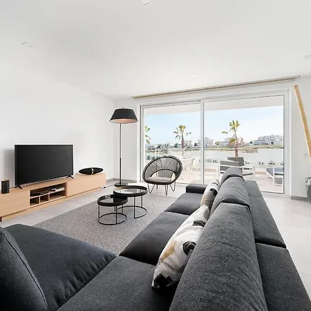 Apartment - Ocean View - 550m From Beach