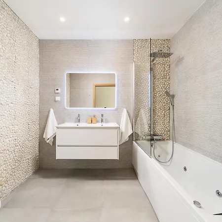 - Ocean View - 550m From Beach *