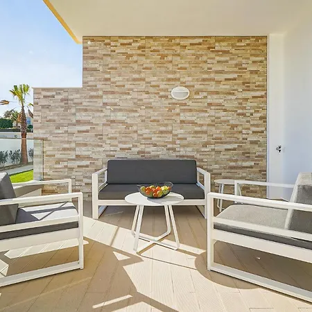 Apartment - Ocean View - 550m From Beach *